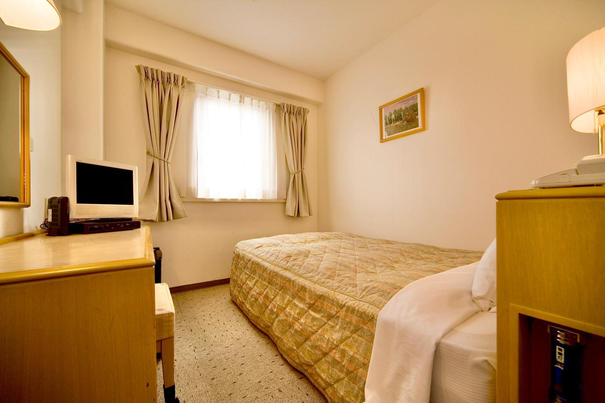 Kurashiki Ekimae Universal Hotel Екстер'єр фото