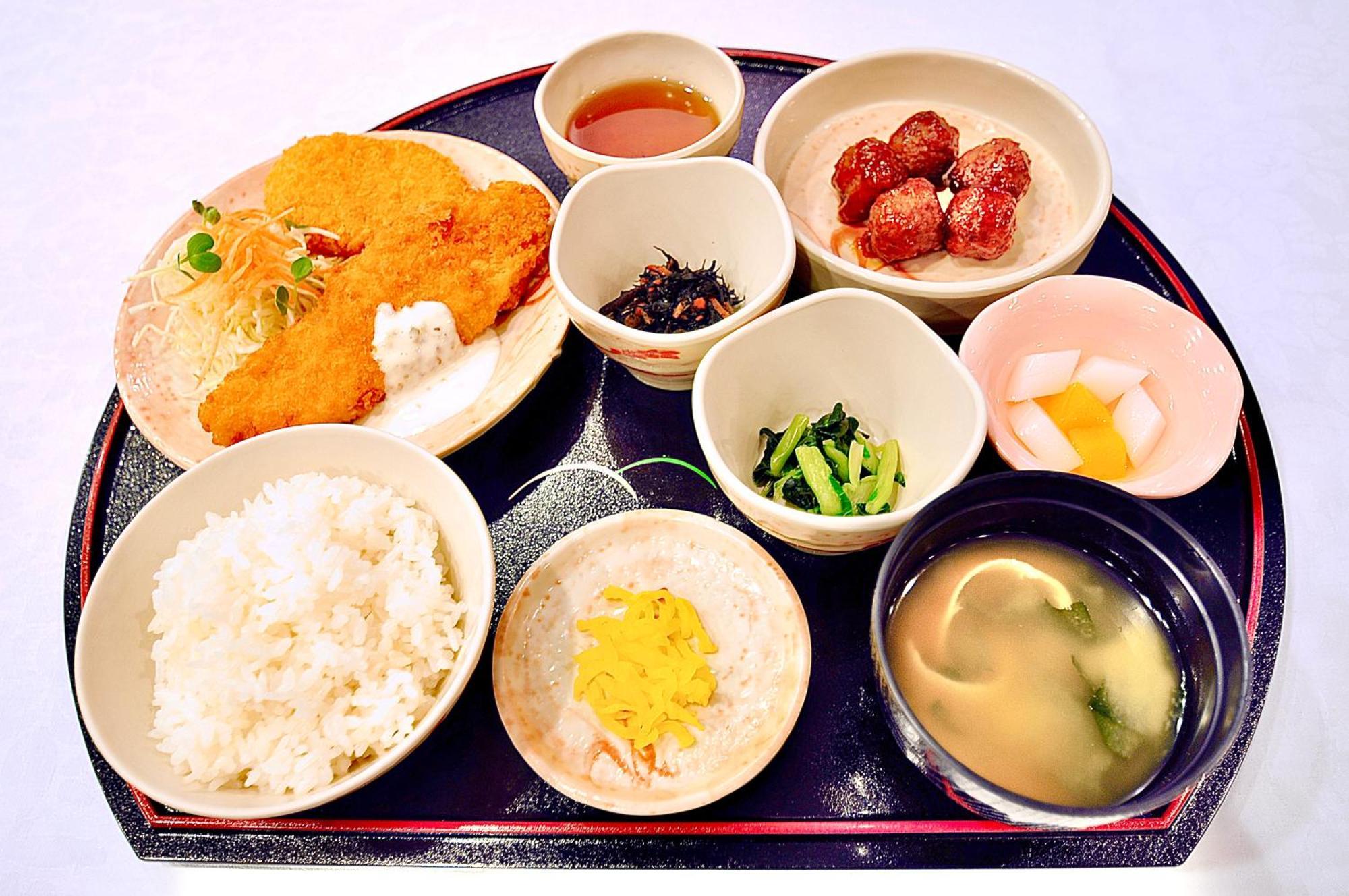 Kurashiki Ekimae Universal Hotel Екстер'єр фото